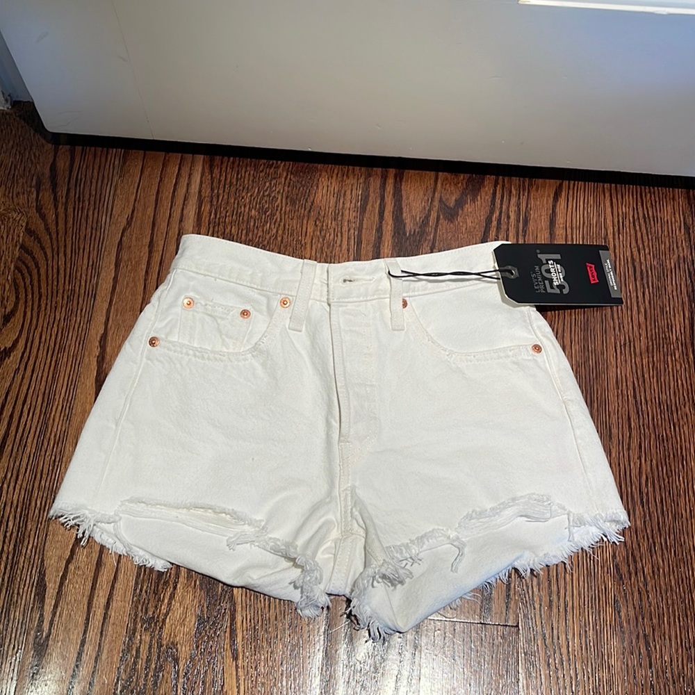 NWT LEVI 501 short!!
